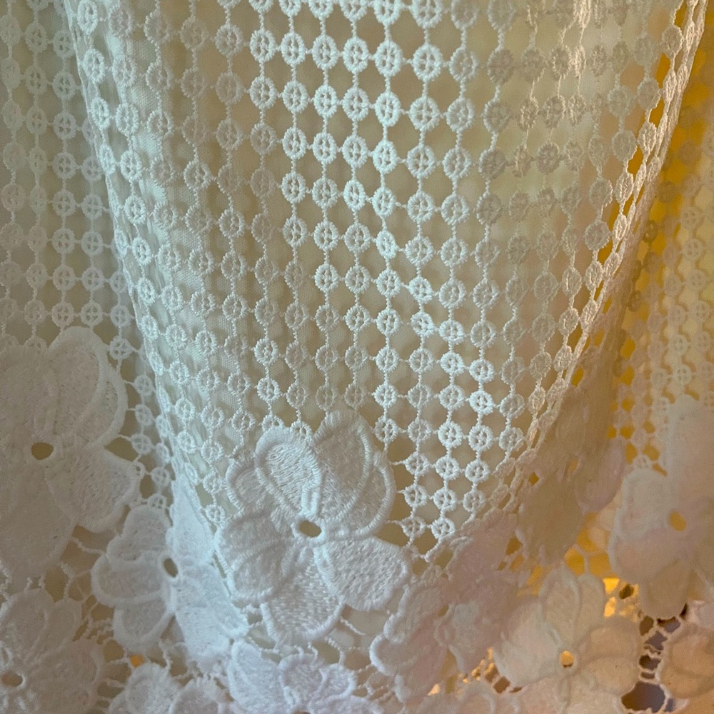 White lace Guess dress - size 4.  Great condition.